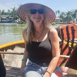 Meet your Posher, Julie